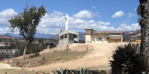 Celendn, vista iglesia y hueco en la colina. Foto Gissela G. Daz Verava.