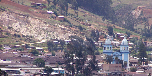 Celendn, vista iglesia y hueco en la colina. Foto Gissela G. Daz Verava.